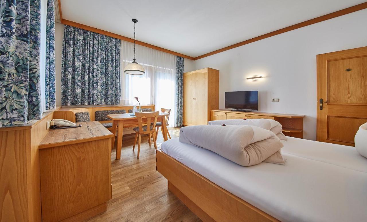 Apart-Hotel Forellenhof Saalbach Zimmer foto